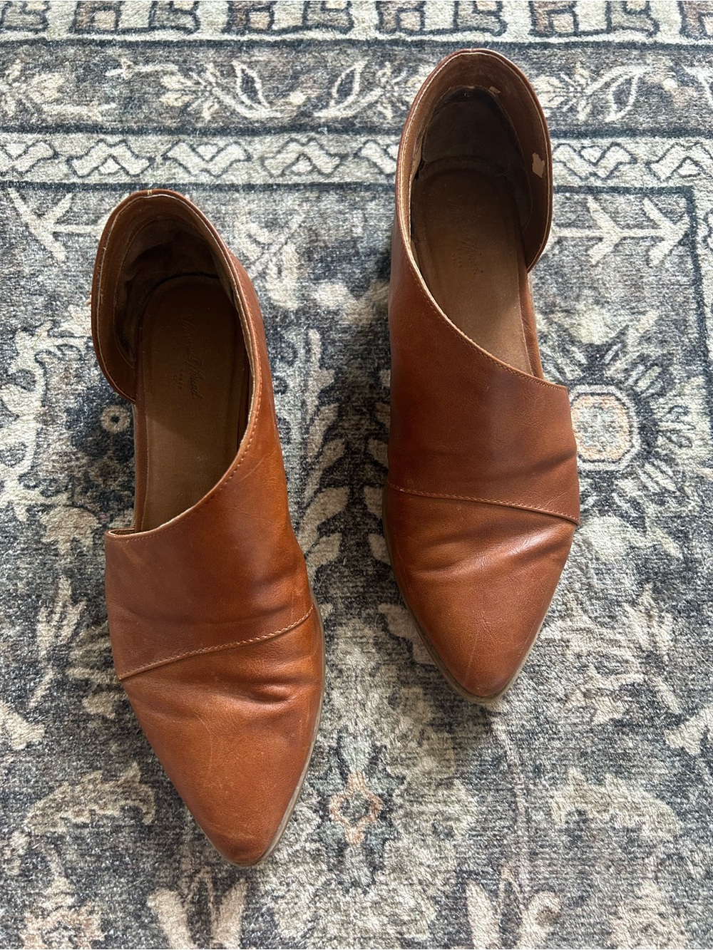 Universal Thread Brown Pointed-Toe Leather Mules
